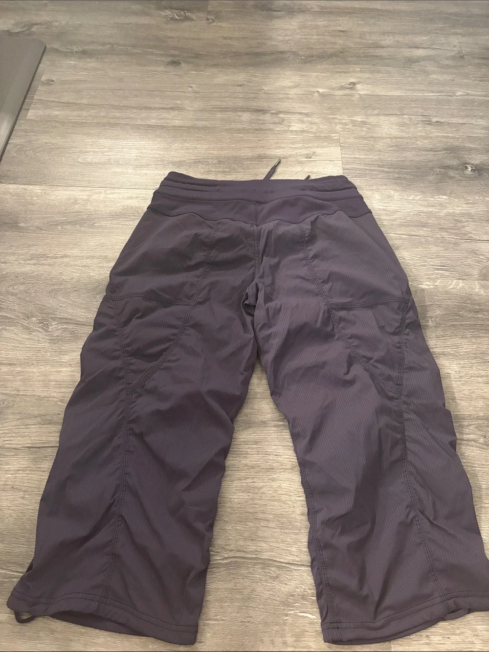 Lululemon Women's Black Cropped Active Pants - Drawstring Waist size 8